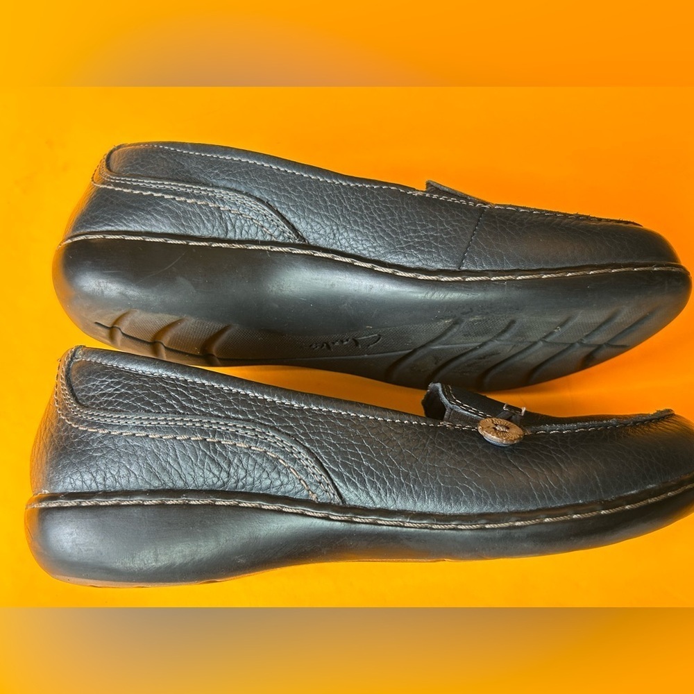 Clarks Collection Deep Blue Leather Slide On Loafers with Button Accent Size 7.5 - Picture 7 of 10